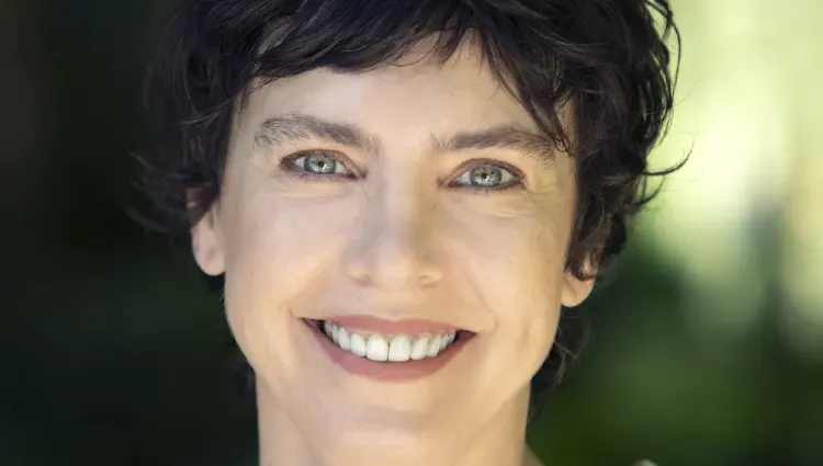 58 anos de Adriana Calcanhotto: a vida, obra e maiores sucessos da artista