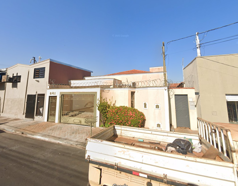 Após atendimento médico, idosa retorna para casa, sofre queda no banheiro e morre