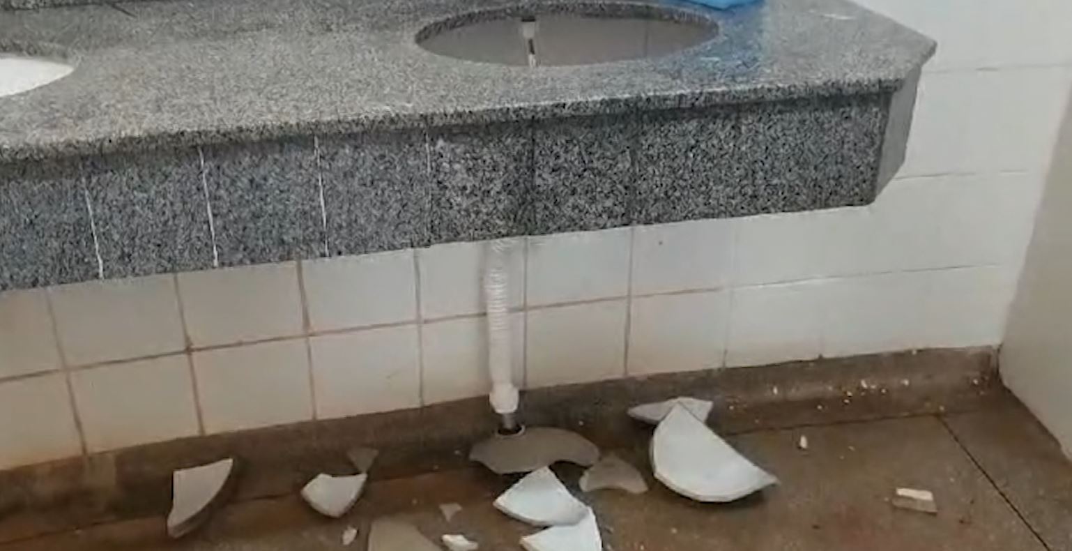 Banheiro do Parque Cidade é vandalizado em Limeira