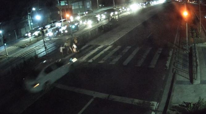 Carro é apreendido em Campinas com mais de R$ 4 mil em multas; quase atropelou uma família