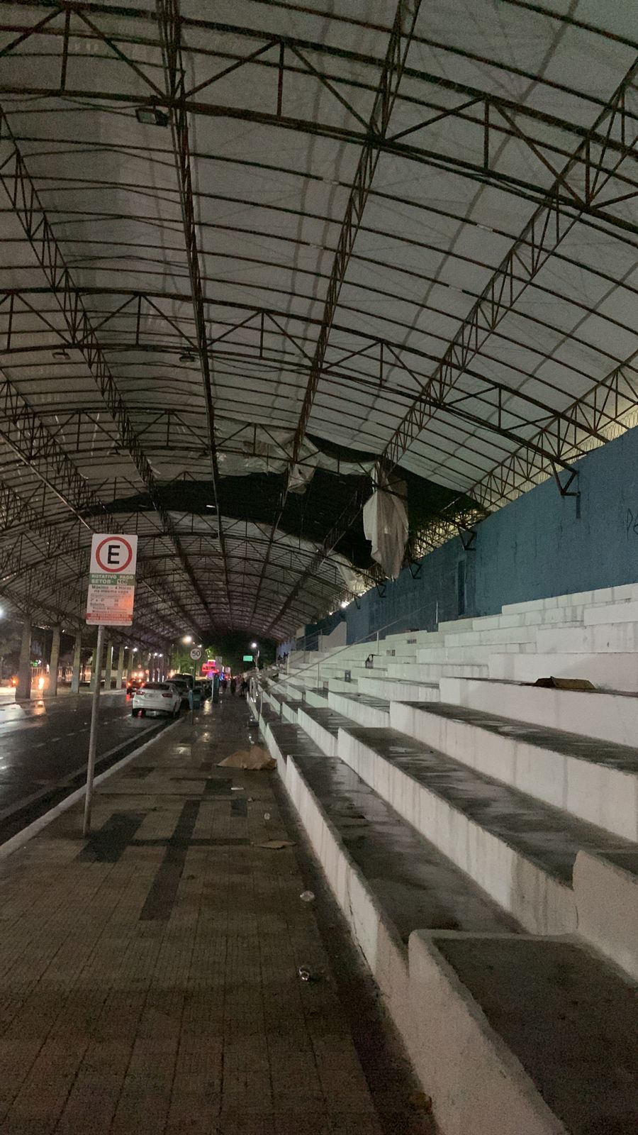 Taubaté atrasa reparos na cobertura da Avenida do Povo