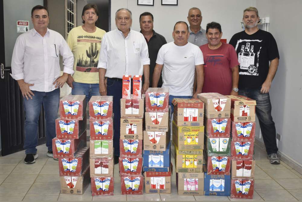 Santa Casa de Araçatuba recebe doação de 400 litros de leite