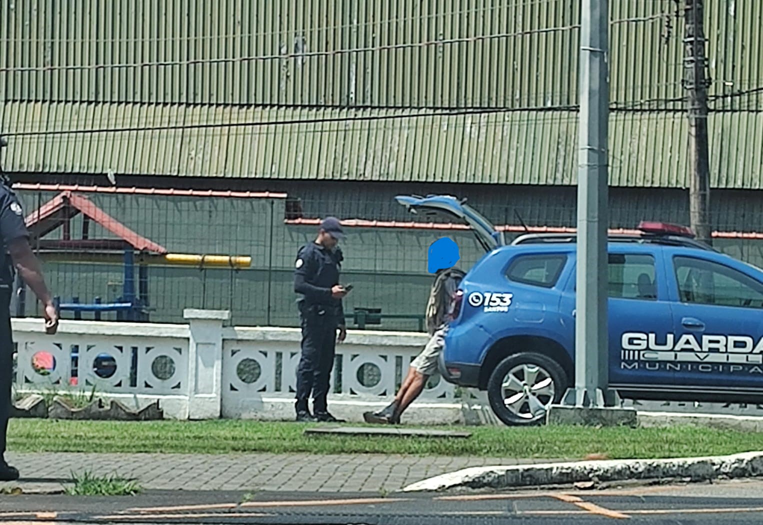 Foragido da Justiça é preso e adolescente é apreendido pela Guarda de Santos