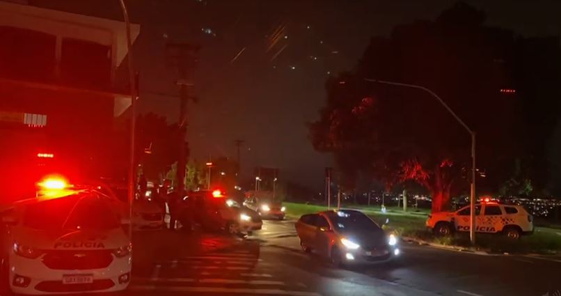 Mãe e filha são vítimas de roubo de veículo em Campinas Mãe e filha são vítimas de roubo de veículo em Campinas