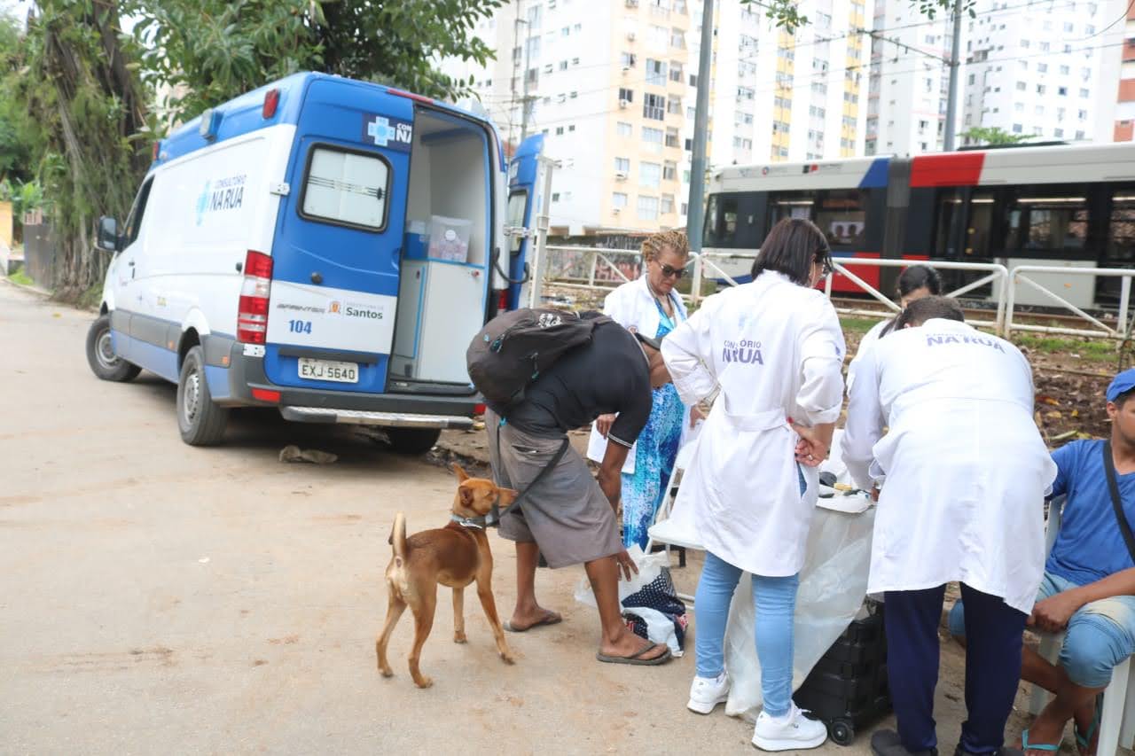 Consultório de Rua chega para “dar uma luz” à população do túnel do VLT