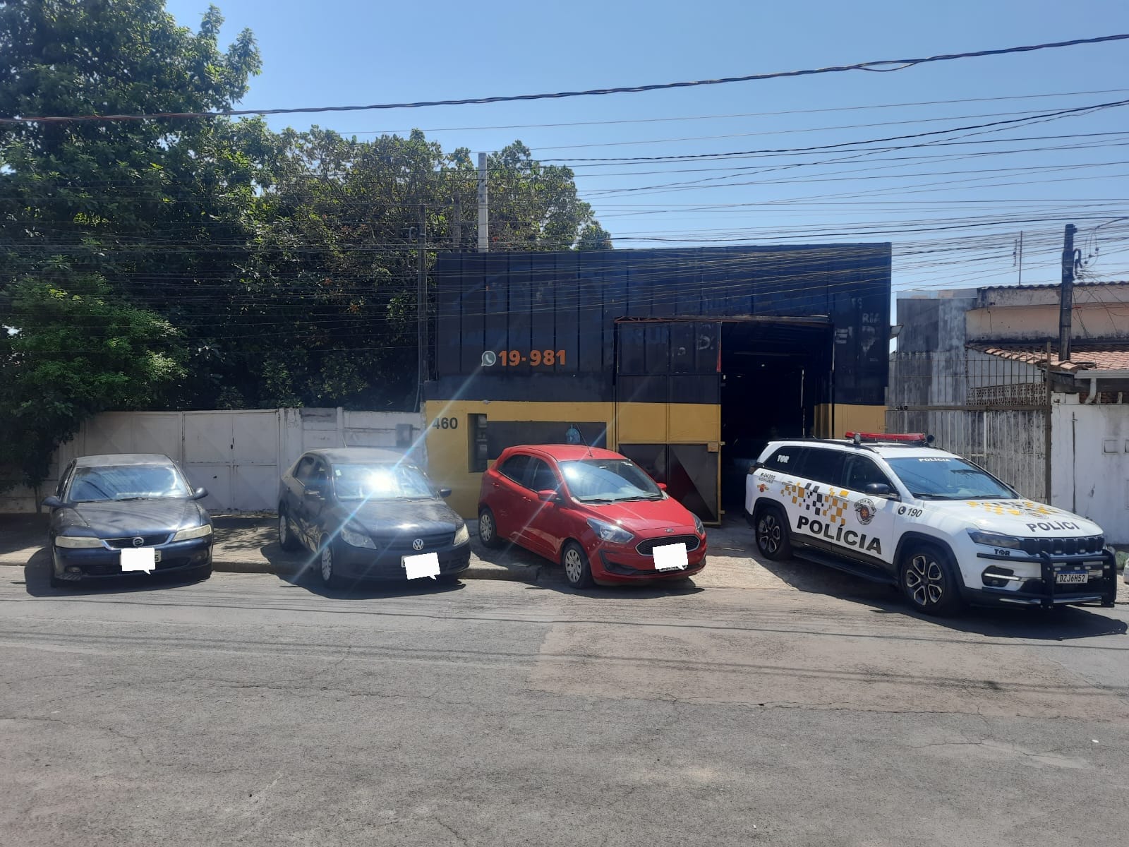 Três homens detidos por receptação após perseguição na rodovia