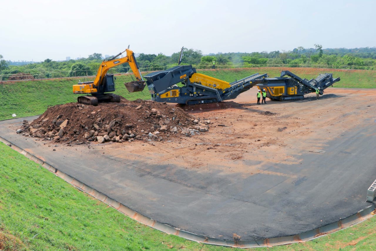 Usina Recicladora de Materiais de Campinas tem novo maquinário Usina Recicladora de Materiais de Campinas tem novo maquinário