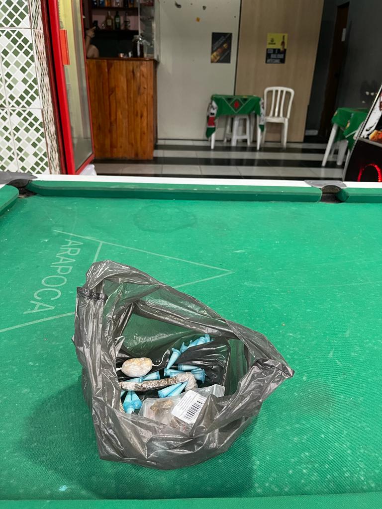 Trio tem “azar no jogo” e acaba preso por tráfico em Praia Grande