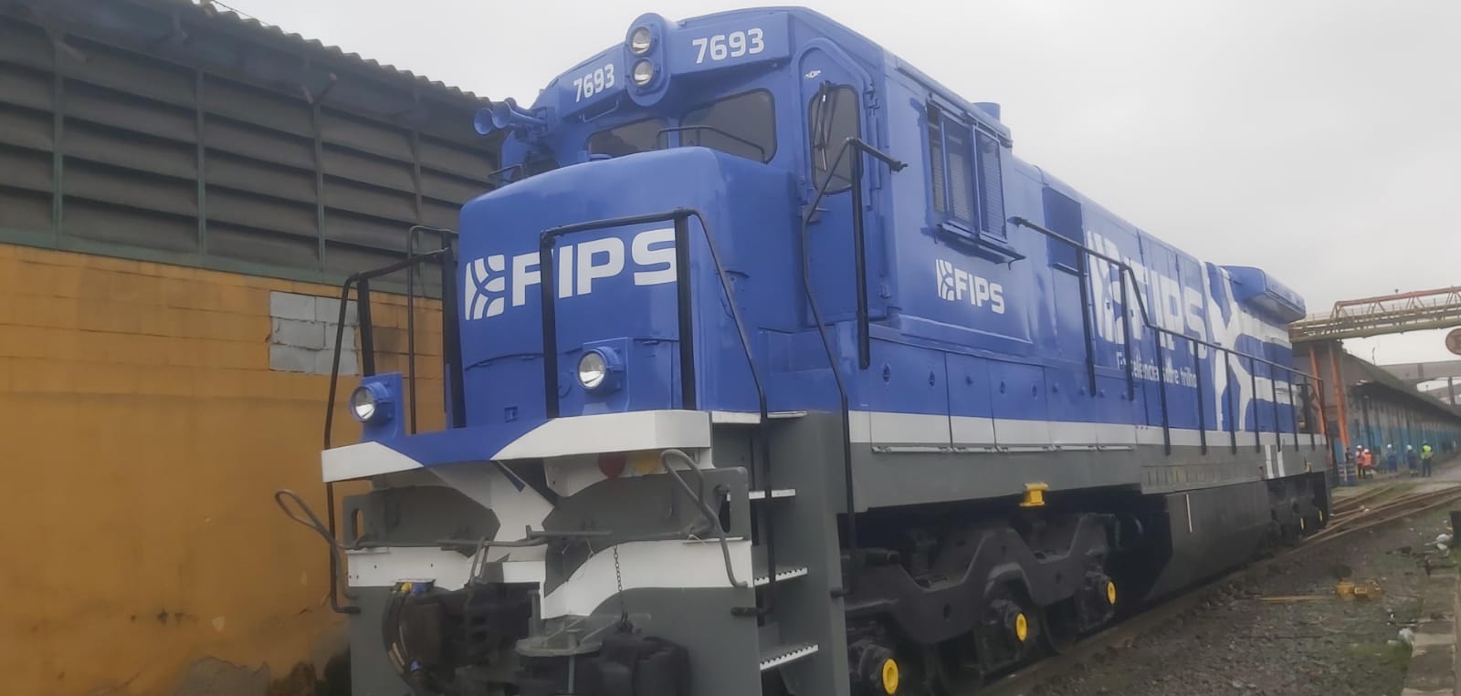 Primeira ferrovia da locomotiva interna do Porto de Santos é inaugurada