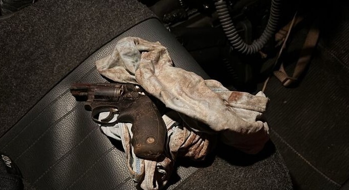 Homem exibe arma e é morto por policiais militares