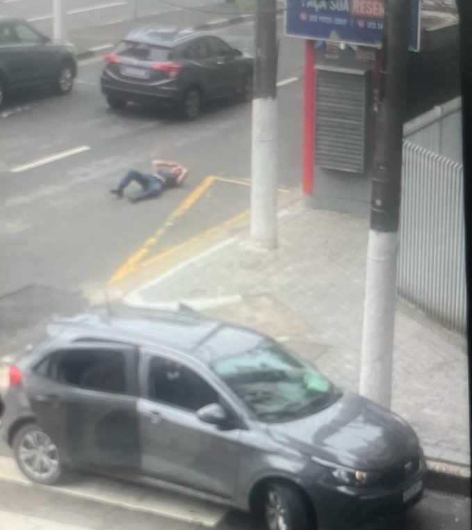 Trio rouba mulher, agride advogado e acaba detido em marina do Litoral