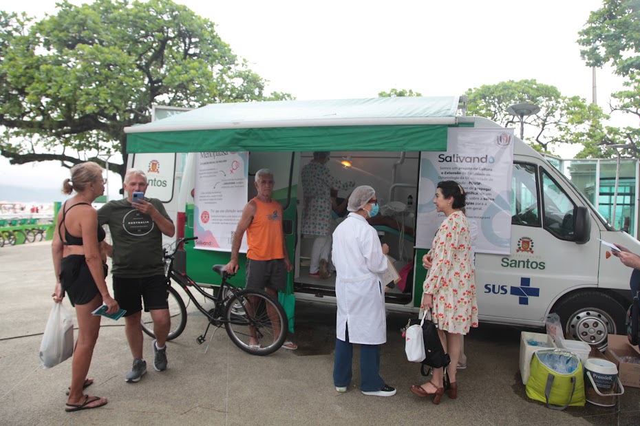 Ações de saúde são promovidas na orla de Santos