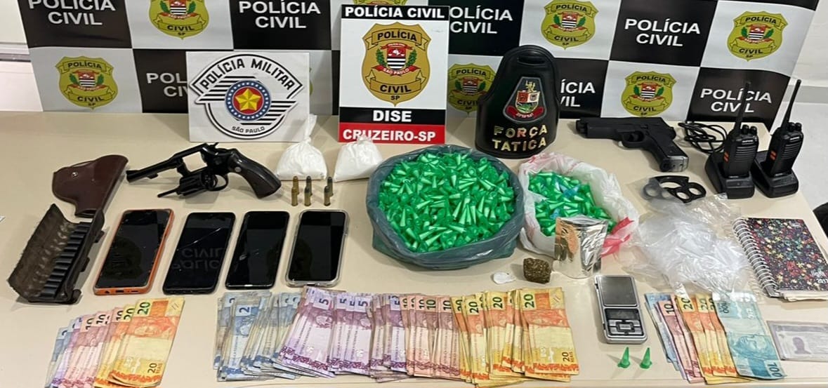 Quadrilha é presa com mais de 800 porções de drogas em Cruzeiro