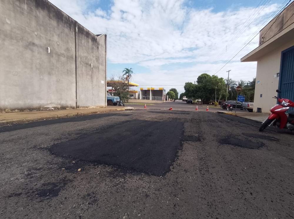 Empresa é penalizada por atraso na entrega de materiais para recapeamento em Araçatuba