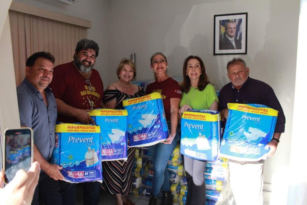 Casal promove evento e arrecada 3.200 fraldas geriátricas para Fundo Social de Araçatuba