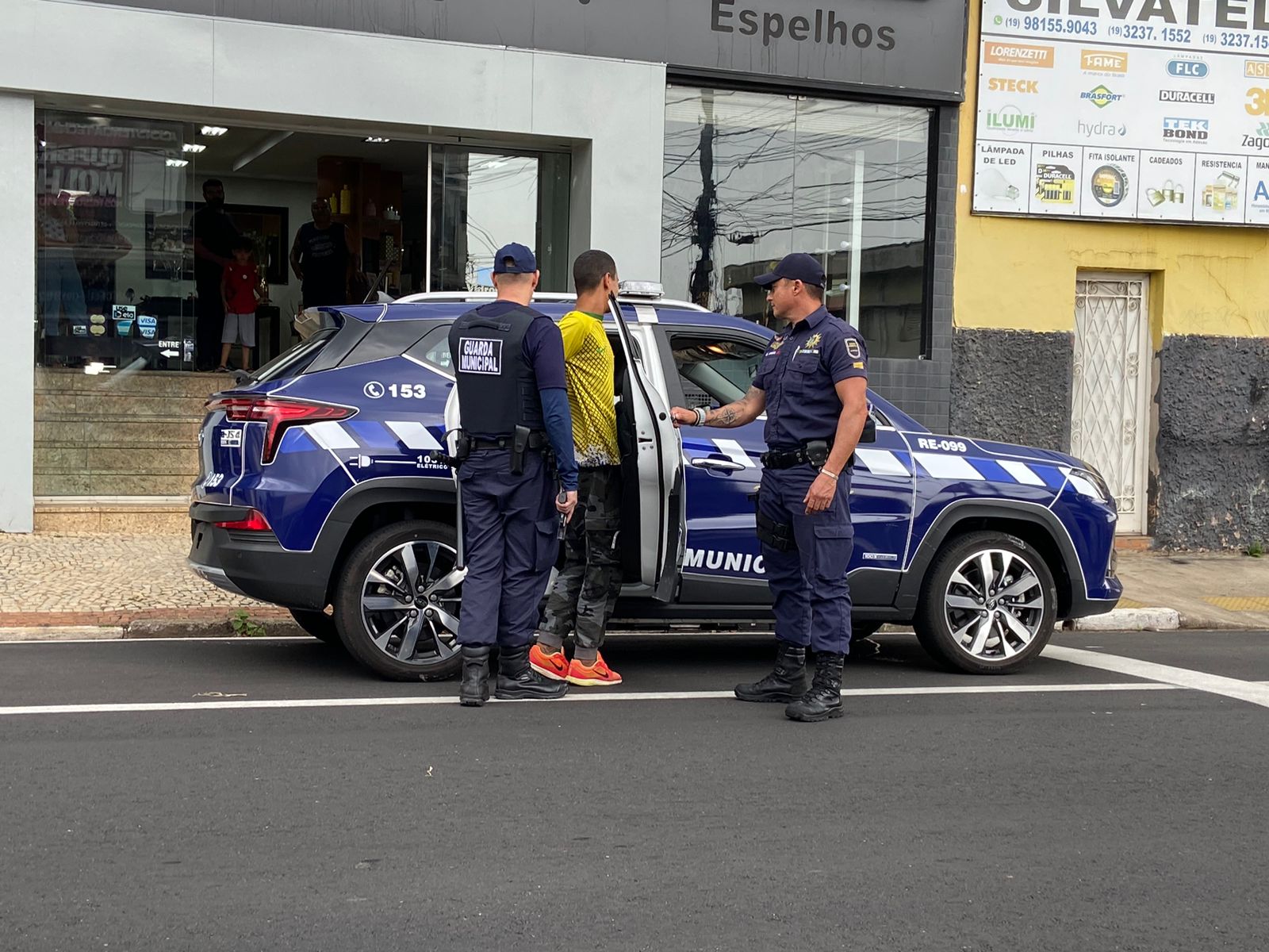 Veja o vídeo: Loja de celulares é alvo de furto em Campinas