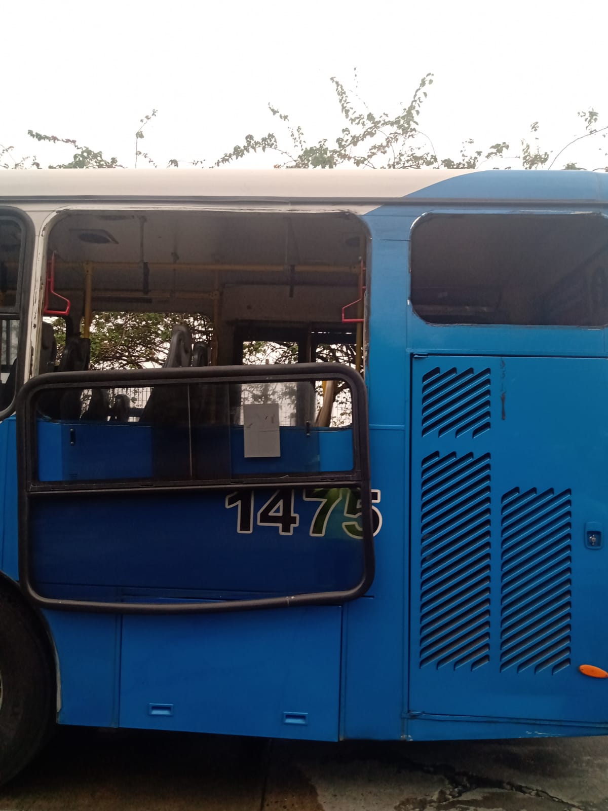 Briga generalizada: ônibus do transporte público é alvo de vandalismo em Campinas