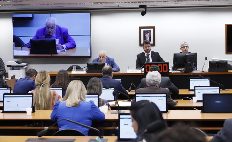 Polêmica em torno da chamada PEC da Anistia