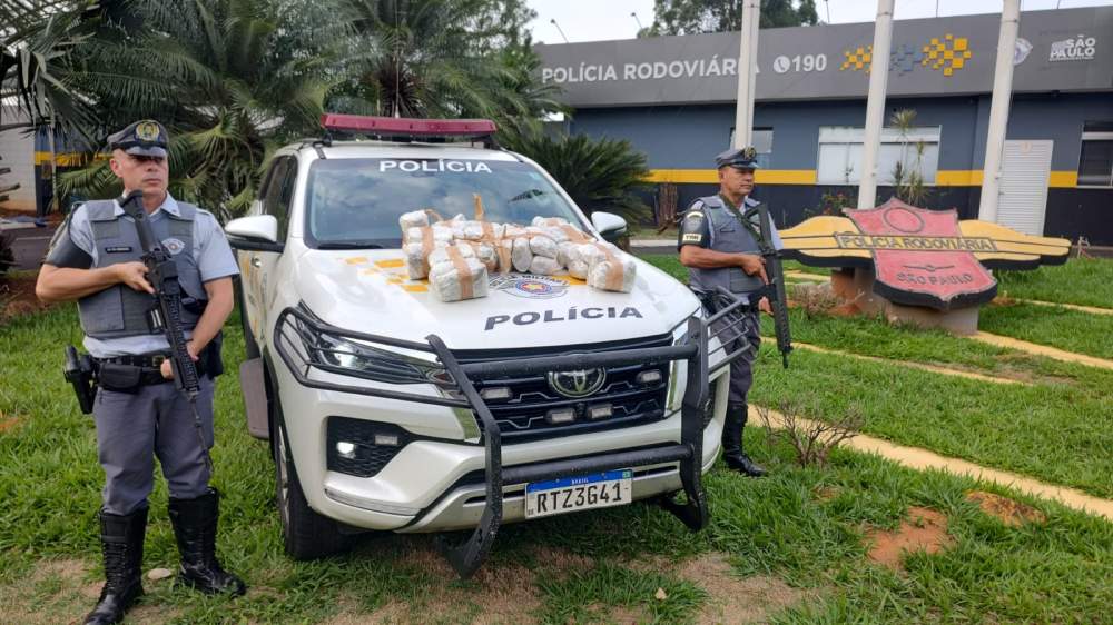Polícia Rodoviária de Araçatuba prende mulher com 37 pacotes de skunk