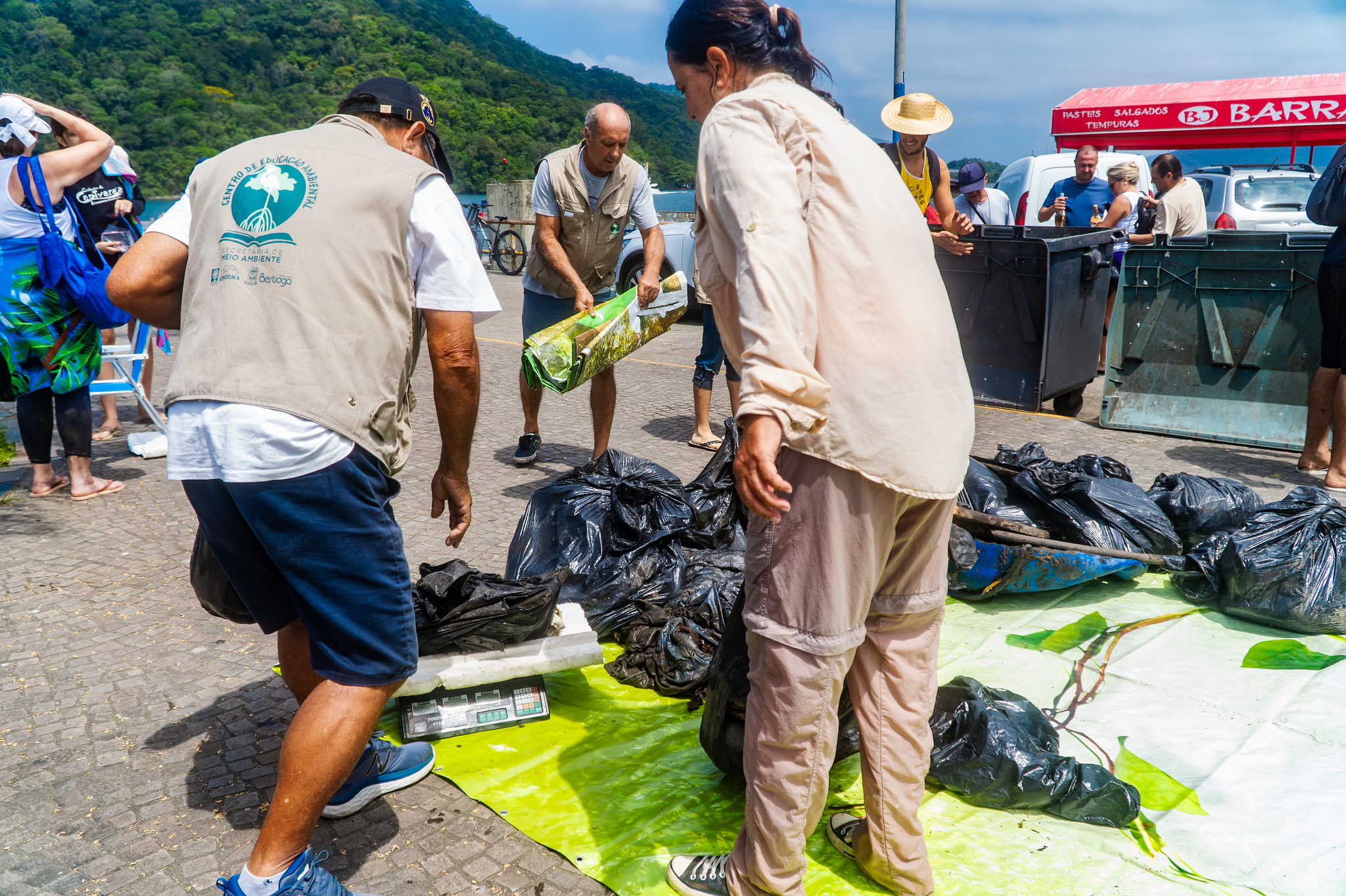 Encontro em Bertioga debate o descarte correto de produtos recicláveis