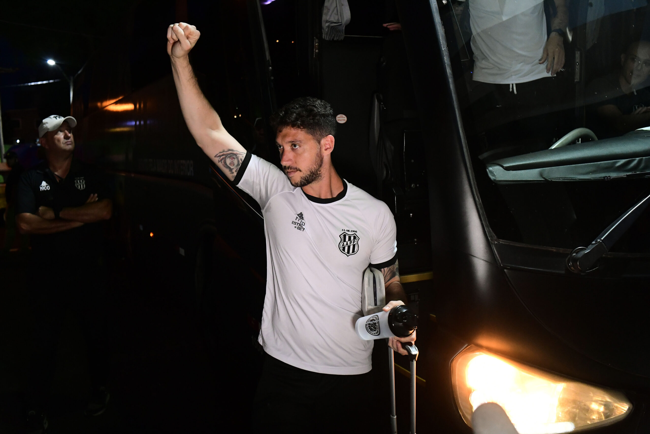 53282297796_c3f8331dee_o Goleiro pede foco.