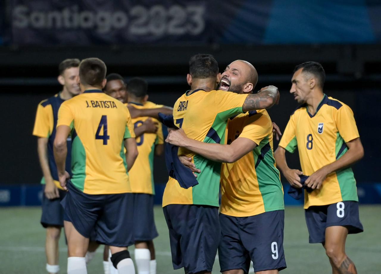 Atletas representam Guarujá nos Jogos