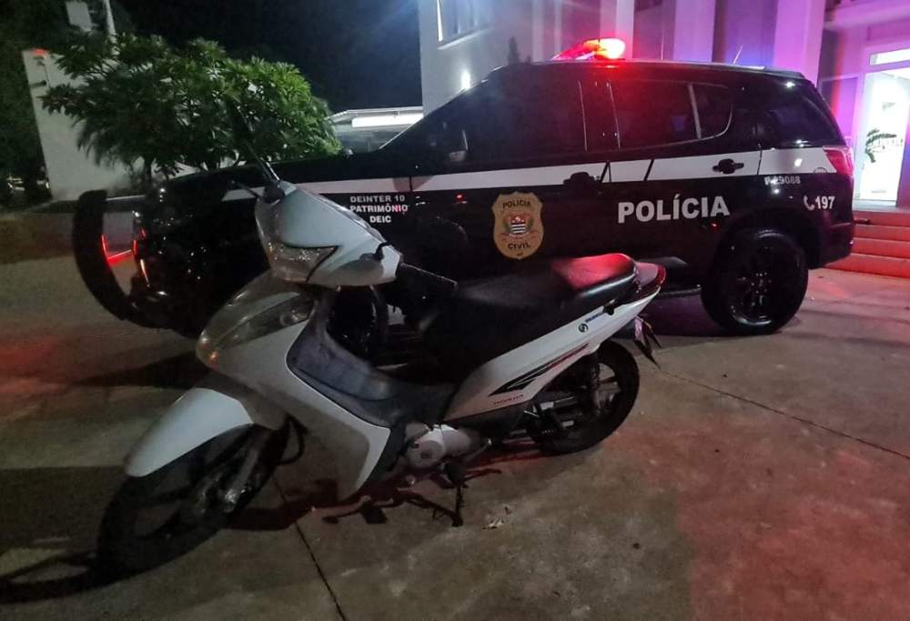 Funcionária de escola vende Biz de professora e é detida por furto em Araçatuba