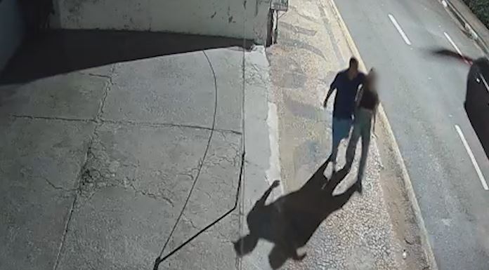 Alunos realizam protesto após estupro de adolescente em Campinas