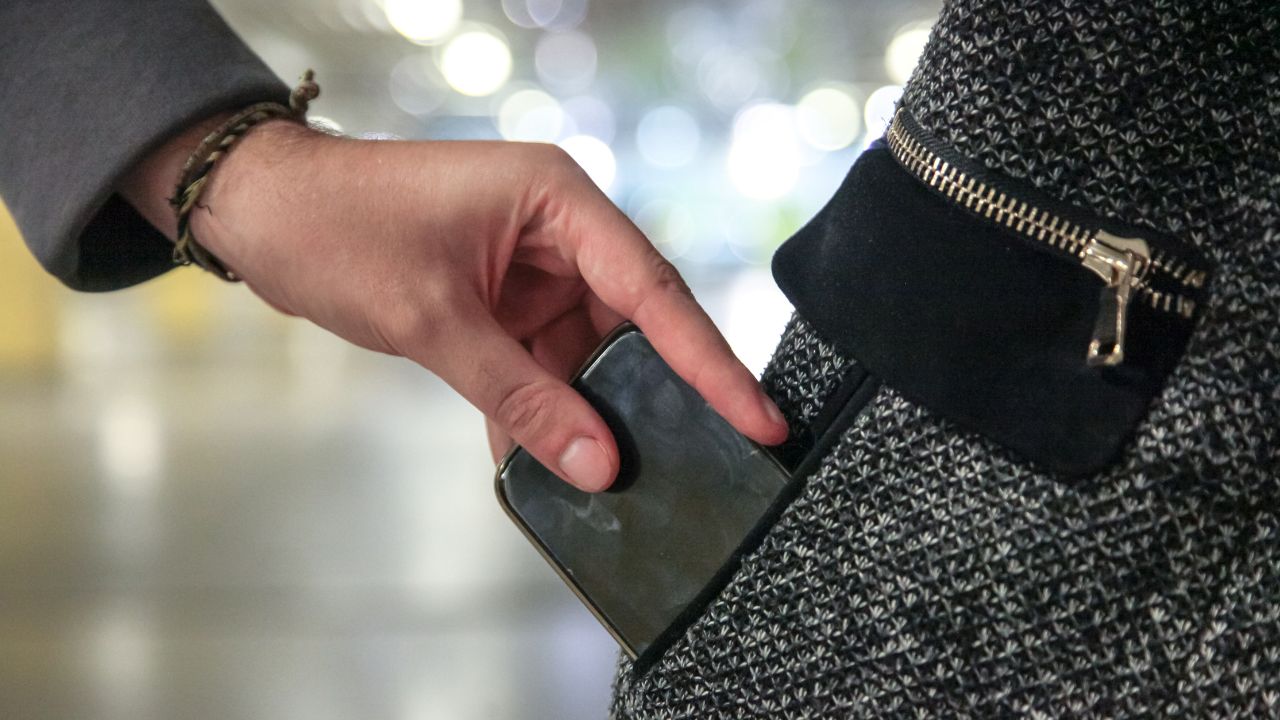 Homem é furtado durante ‘golpe da sedução’ em bar de Piracicaba