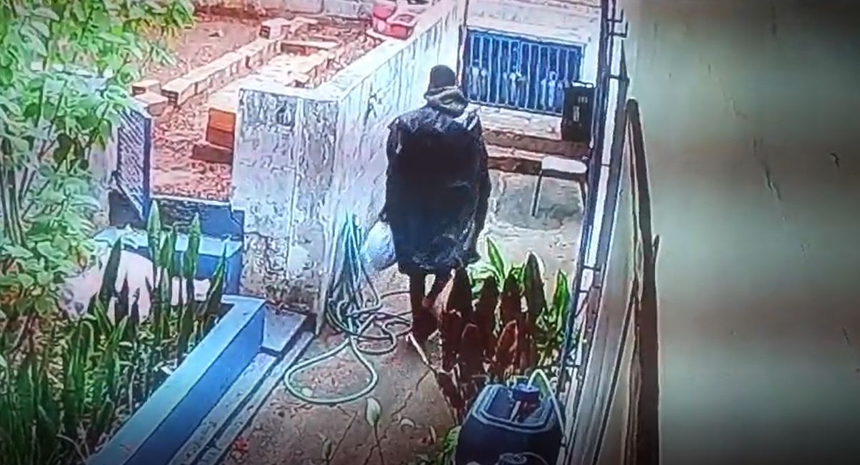 Câmeras flagram furto de escolas em Araras; veja vídeo