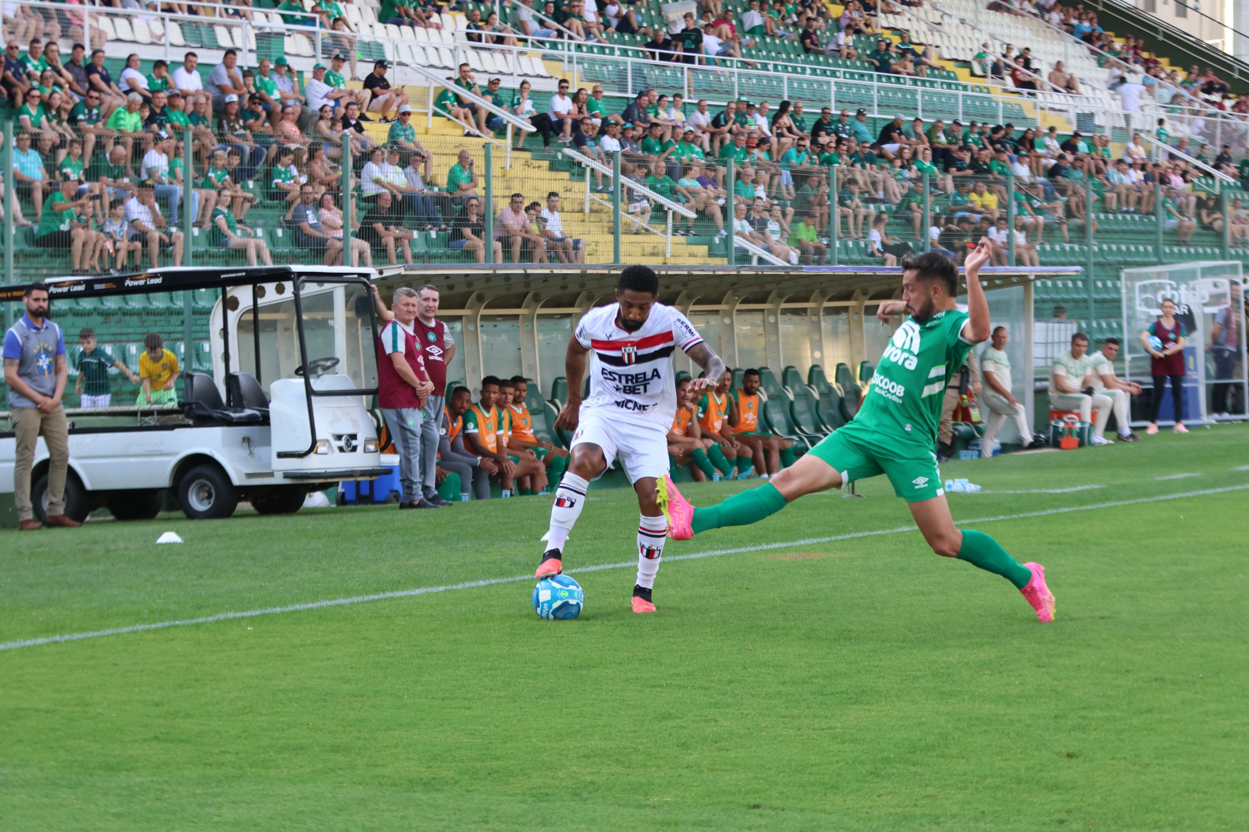 Chapecoense X Botafogo Com um jogador a menos, Botafogo perde em Chapecó