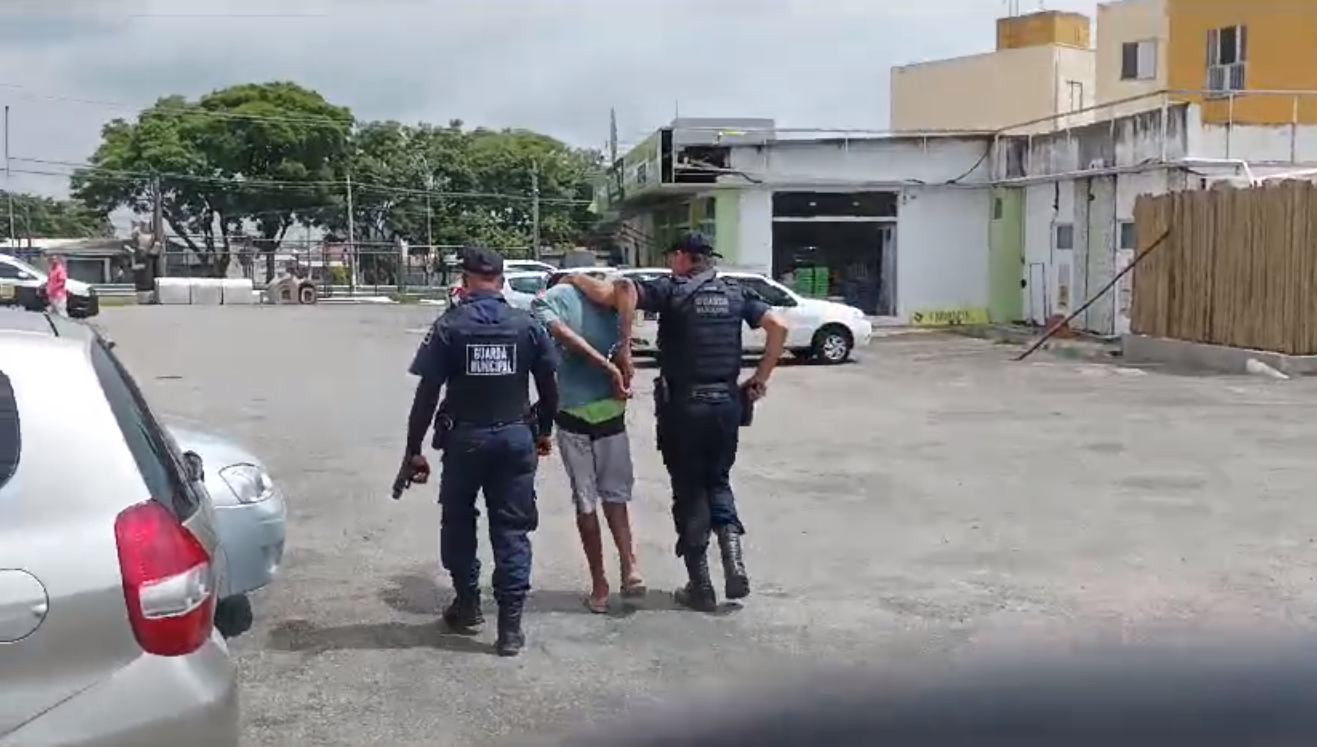 Imagem mostra o momento da prisão
