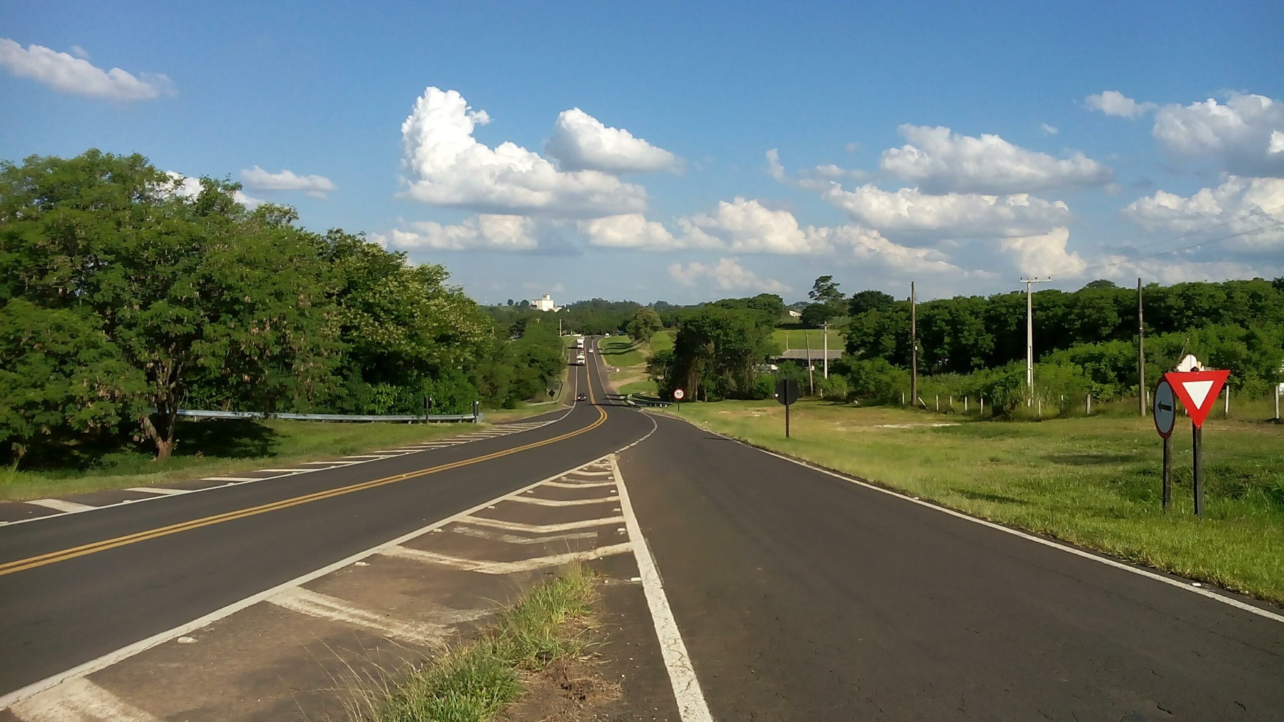 Caminhoneiro é detido por embriaguez em rodovia de Araçatuba