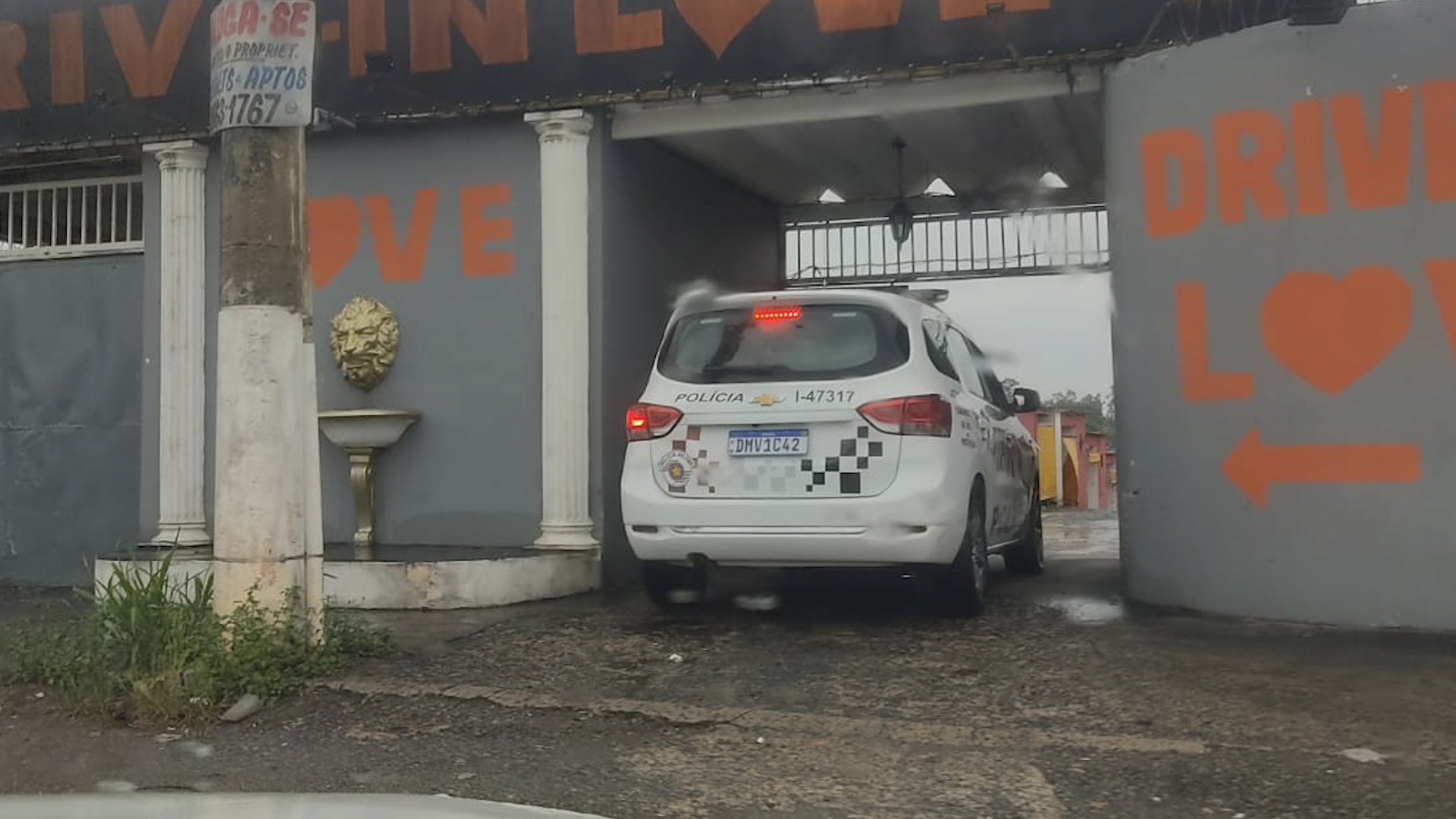 Homem é esfaqueado dentro de motel de Campinas