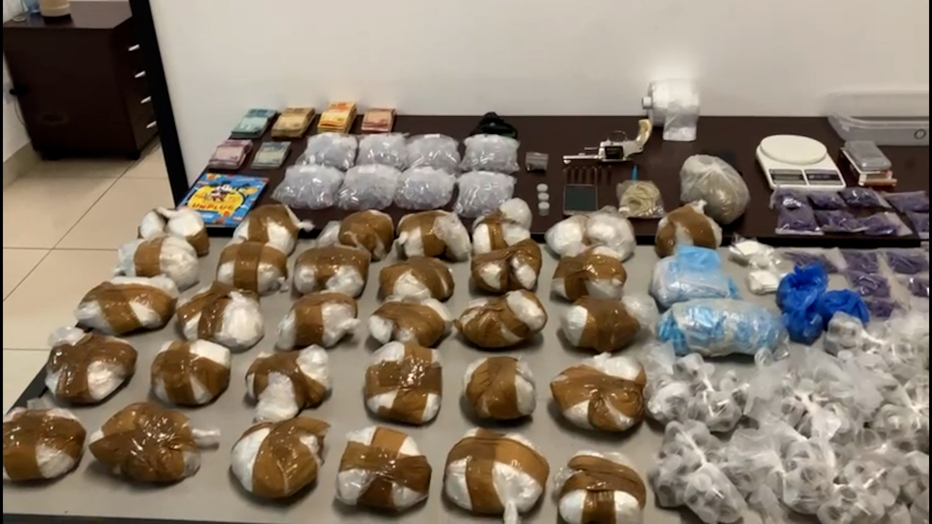 Polícia encontra 8kg de drogas em uma casa em Sumaré