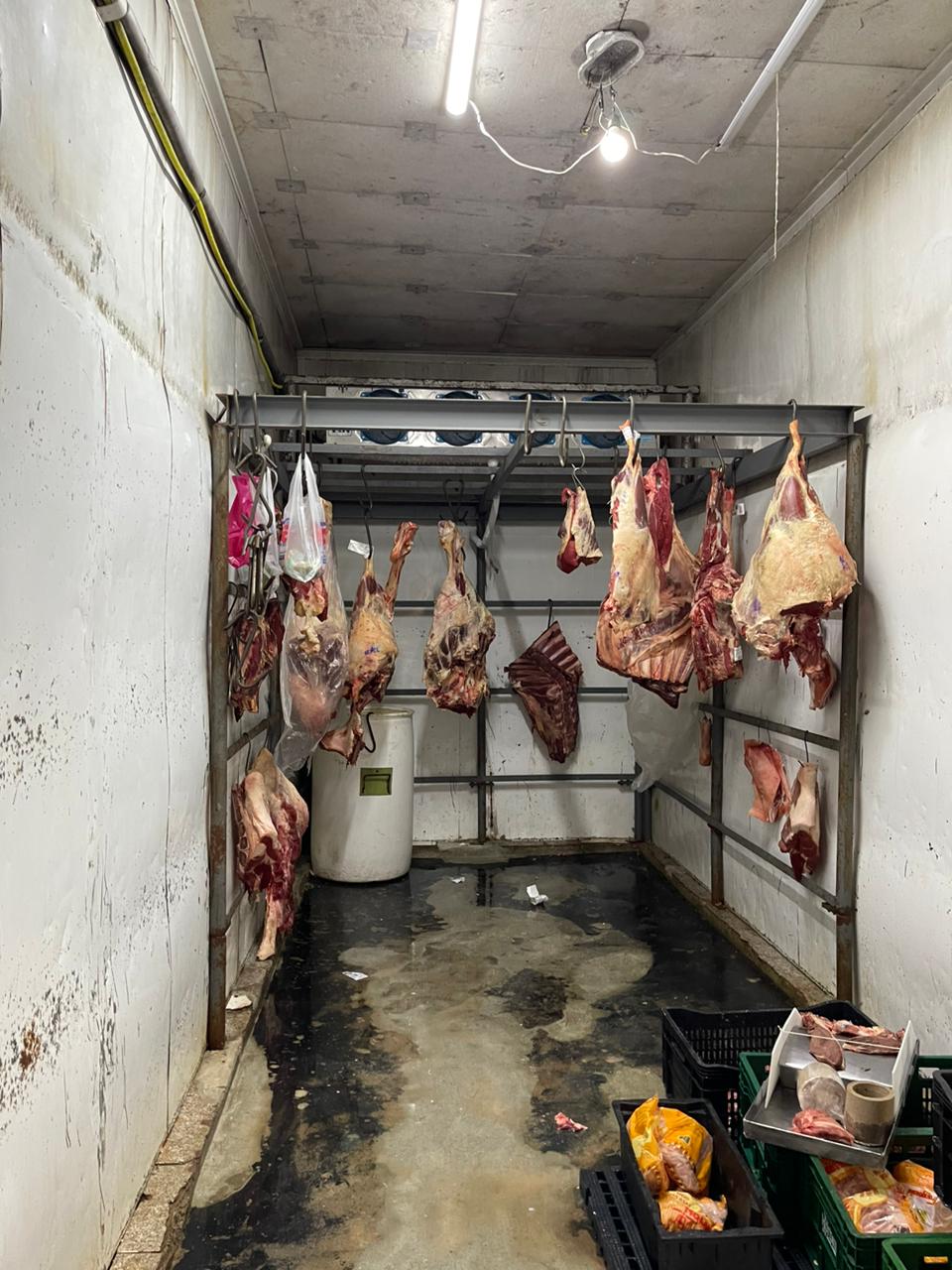 Açougue irregular é fechado pela Vigilância Sanitária em Várzea