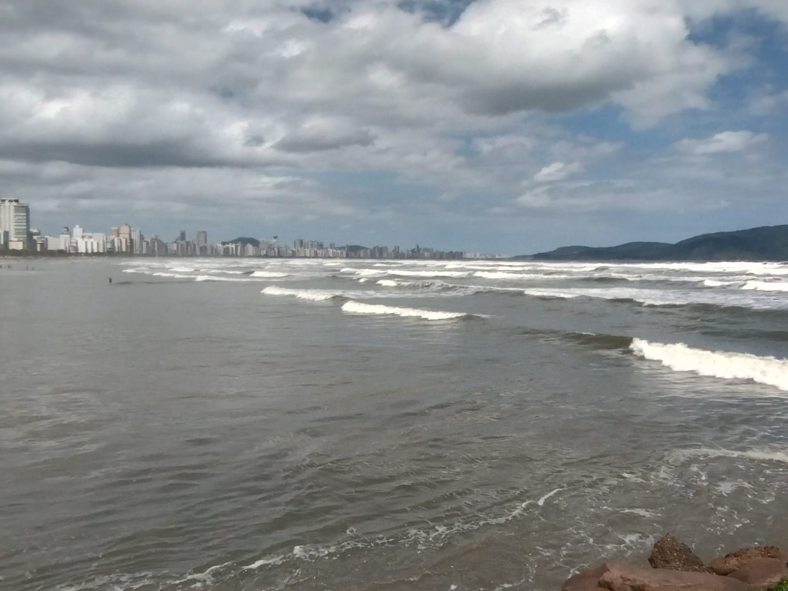 Defesa Civil alerta para virada no tempo e mais ventania no Litoral