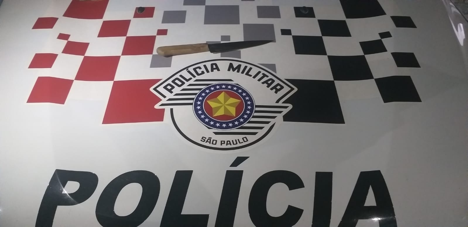 Homem é preso por ameaçar companheira e esfaquear uma pessoa em Cunha