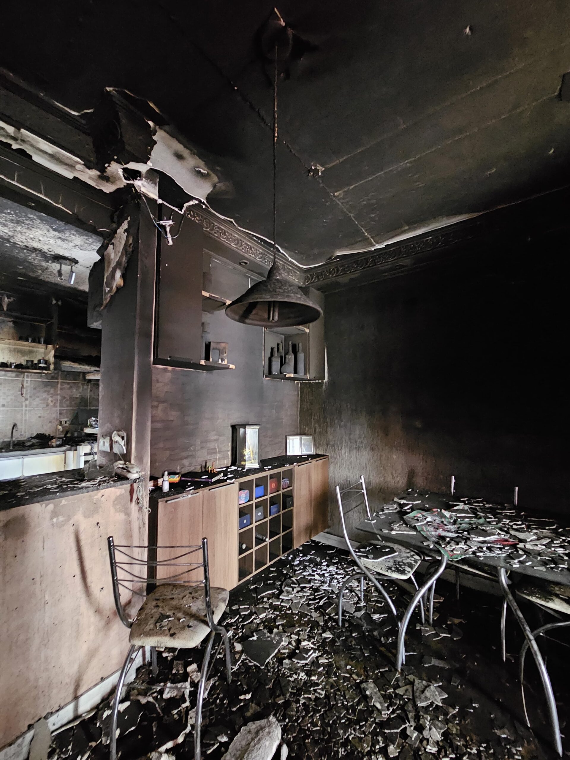 apartamento destruído em incêndio em sjc