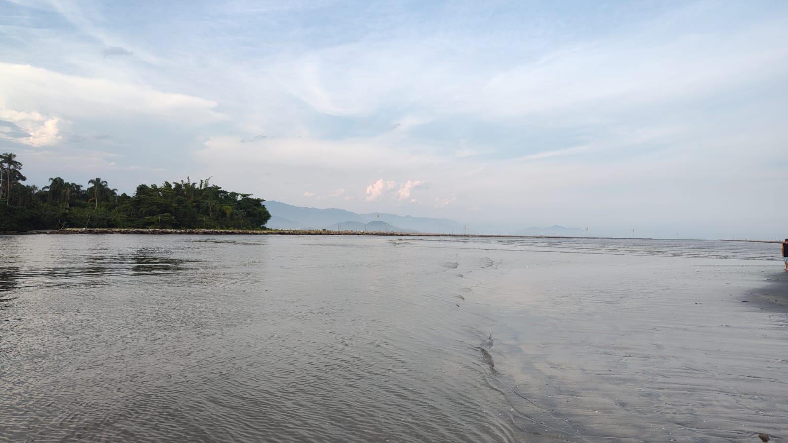 Corpo de jovem de 25 anos é encontrado no Rio Juqueriquerê, em Caraguá