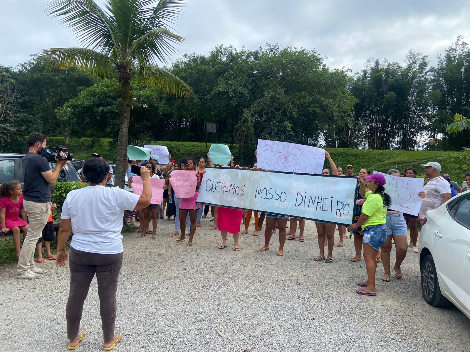 Moradores cobram ONG por doações prometidas após tragédia em São Sebastião