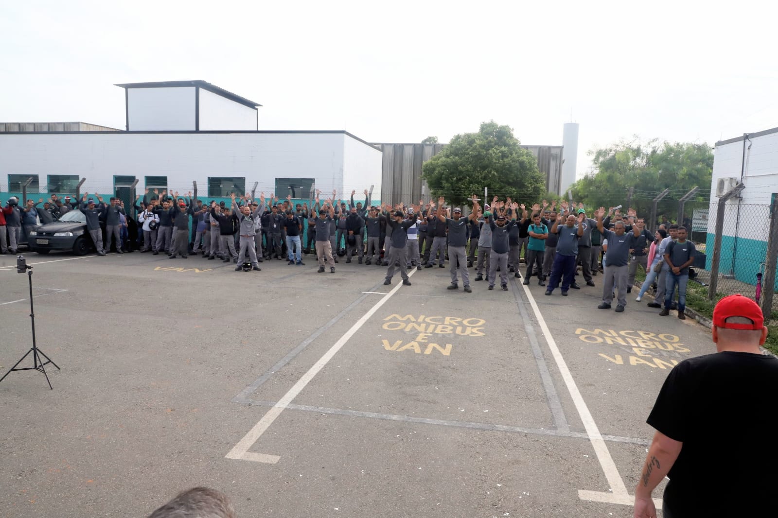 Trabalhadores da Incomisa estão em greve em Pindamonhangaba
