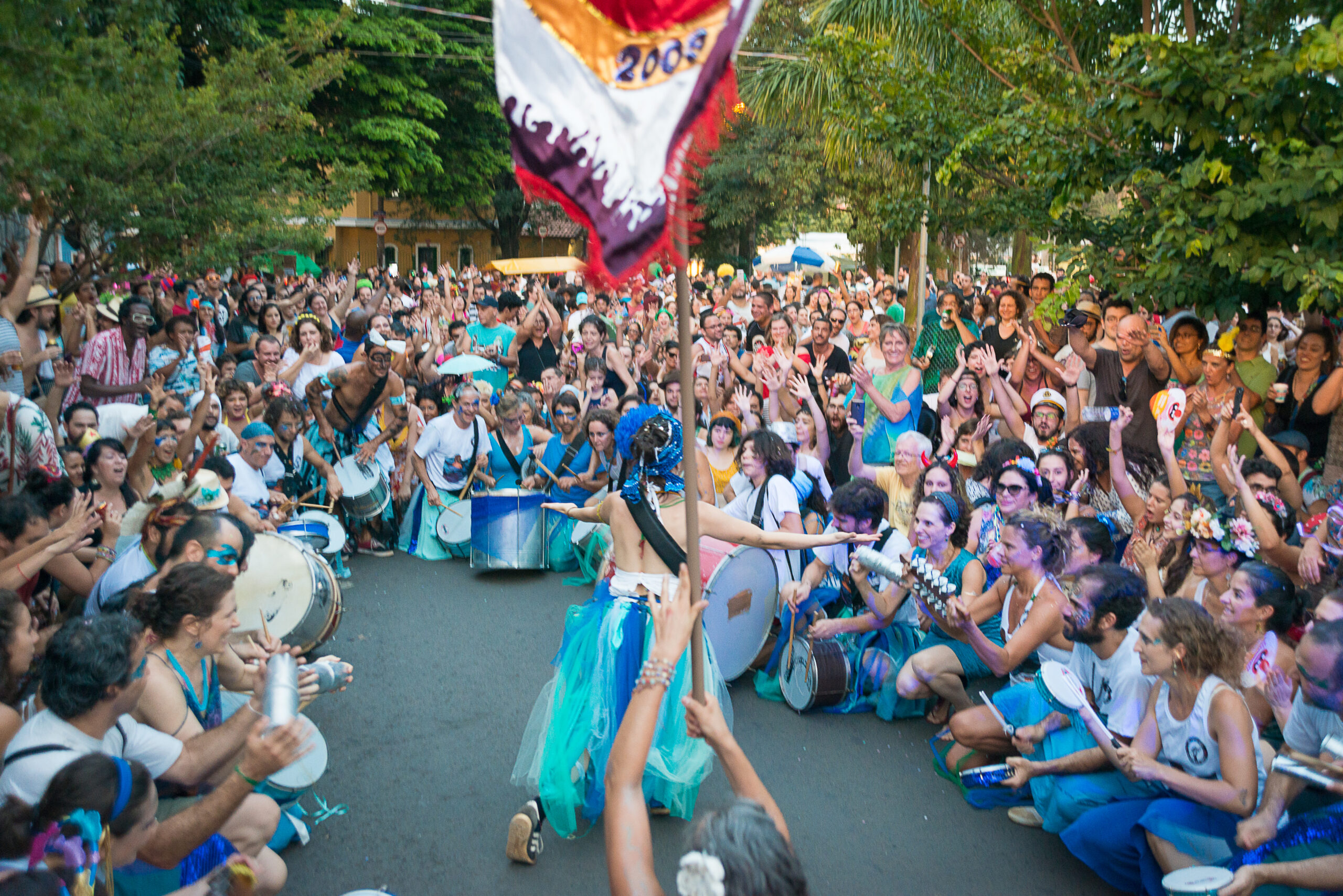 Oficina de Percussão tem como objetivo inserir os participantes na dinâmica da bateria do Bloco do Cupinzeiro