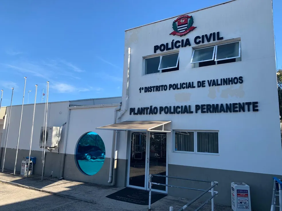 Homem é preso após espancar esposa e esfaquear vizinho