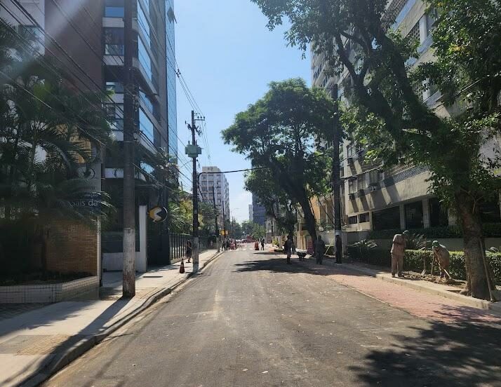 Santos libera Rua Azevedo Sodré para o trânsito após obras de revitalização