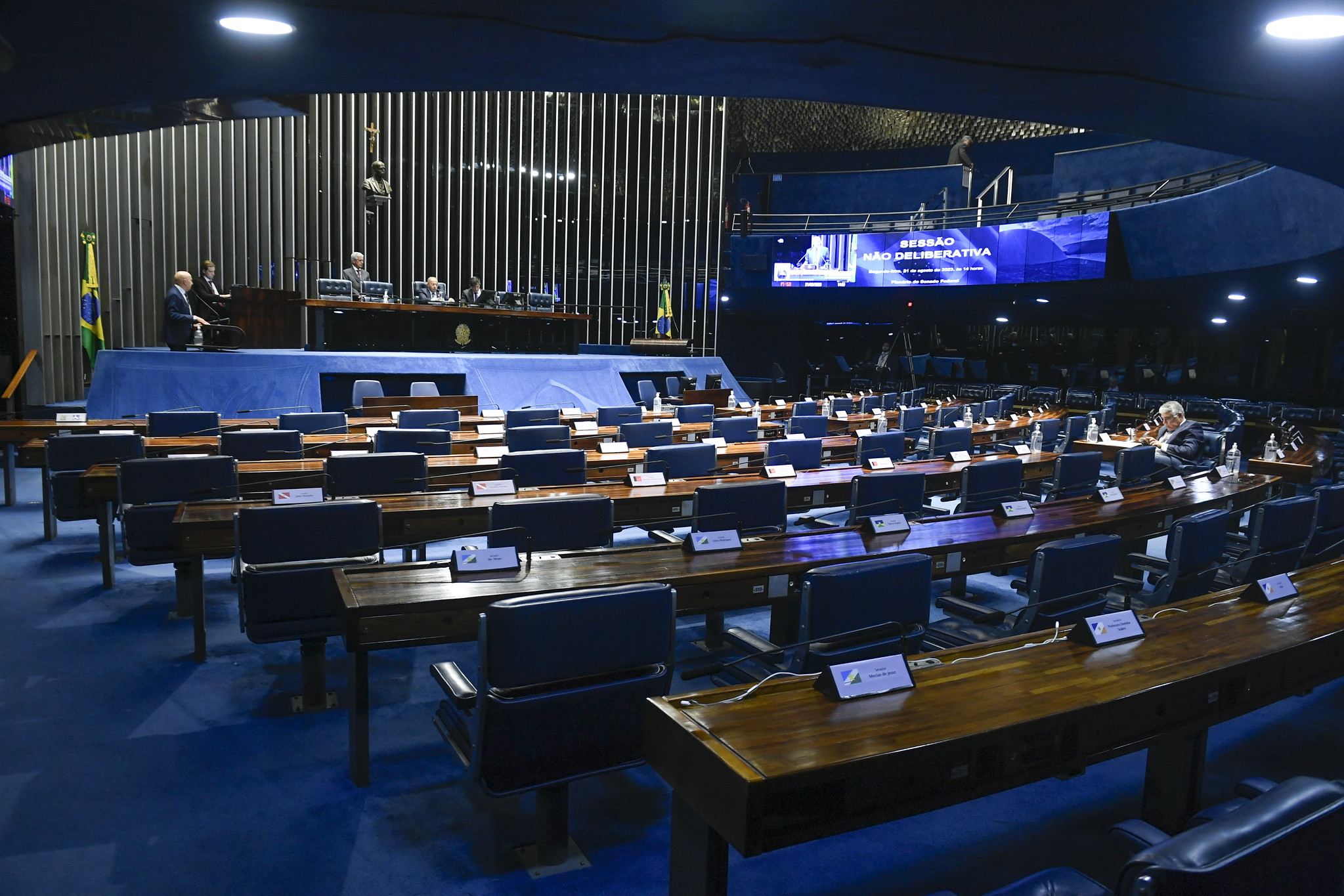 Projeto de Lei que tributa super-ricos vai à sanção presidencial