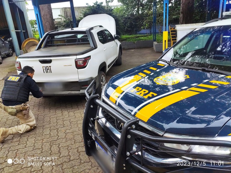 Homem é preso por adulterar placa de carro na via Dutra em São José