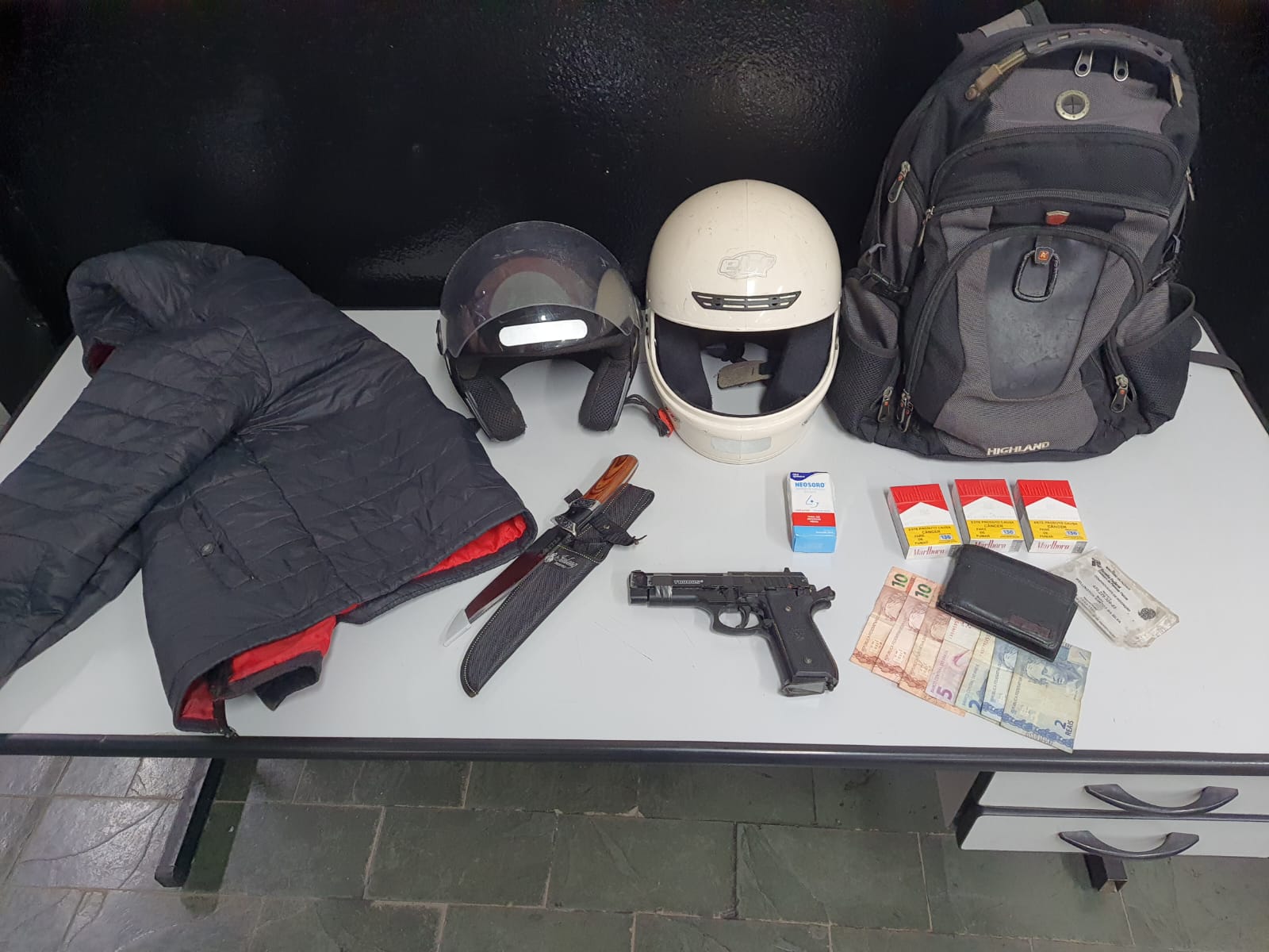 Dupla é presa por assaltar lojas na região central de Campinas