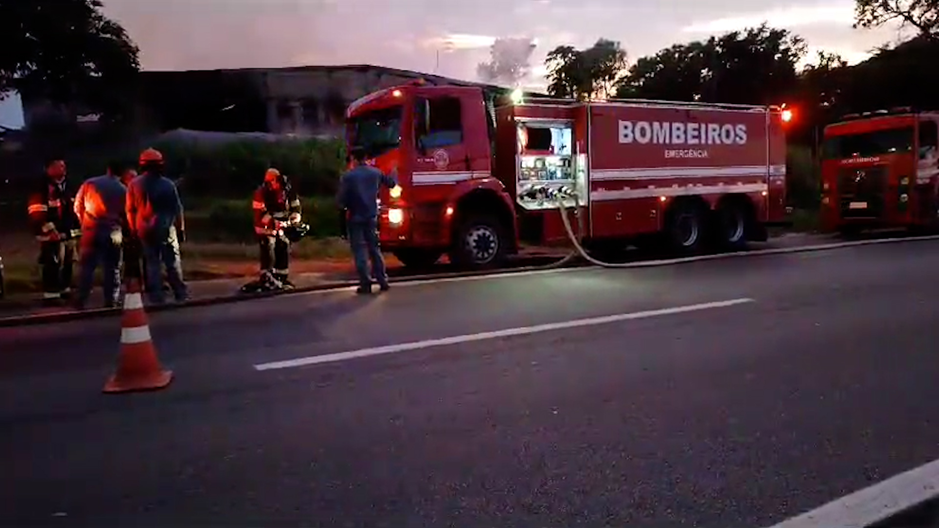 Incêndio atinge galpão de materiais recicláveis em Jaguariúna
