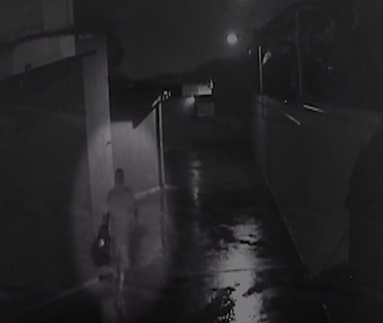 Monitoramento flagra invasão de homem em motel; veja vídeo